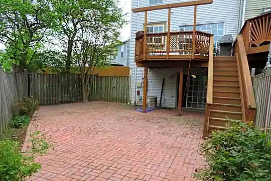 121 Paddington Way NE Photo 2