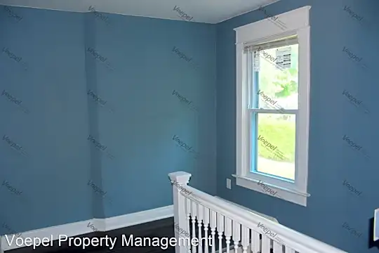 300 N White Ave Photo 2
