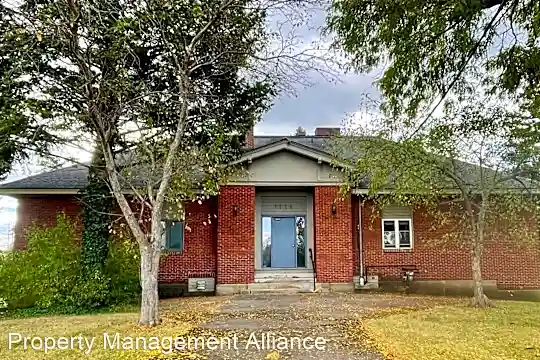3116 Court St Photo 1