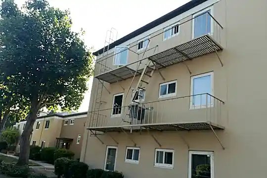 Hillsdale Garden Apartments Photo 1