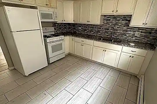 442 N Ardmore Ave #2A Photo 2