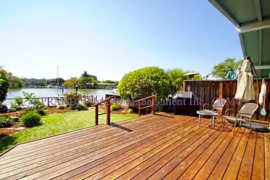 32 Porto Bello Dr Photo 2