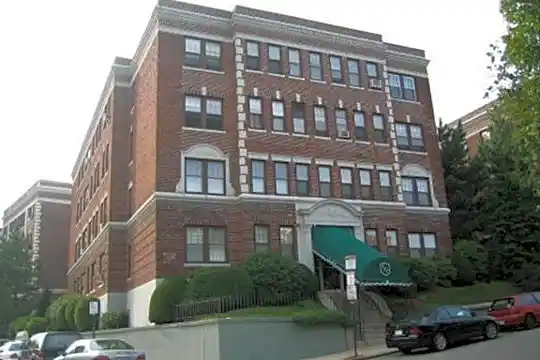 4 Chiswick Rd #1 Photo 1