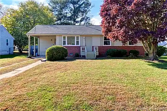 924 Foley Dr Photo 1