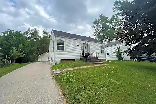 6011 University Ave Photo 1