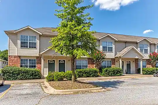 Pleasant Woods Townhomes Photo 2