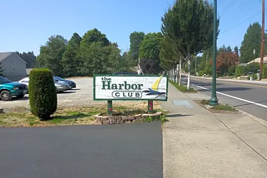 Harbor Club Photo 2