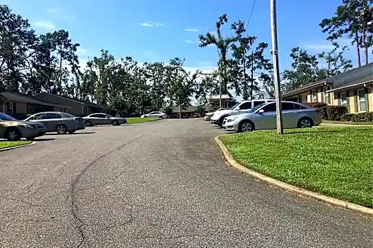 Cottondale Village Photo 1