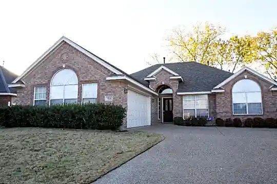 1233 Glenbury Ct Photo 1