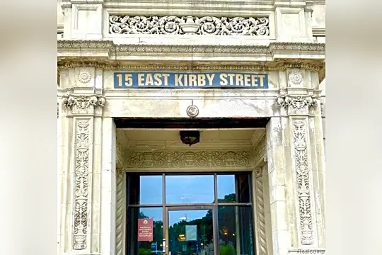 15 E Kirby St #1215 Photo 2