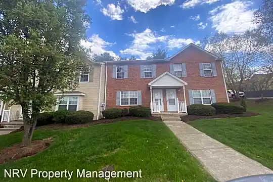445 Laurence Ln Photo 1