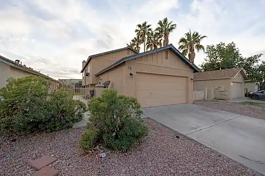 921 S Val Vista Dr Photo 1