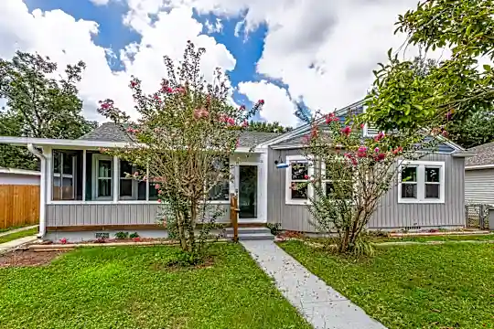 1205 Poppy Ave Photo 1