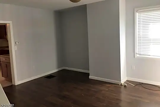 74 Fern Ave Photo 2