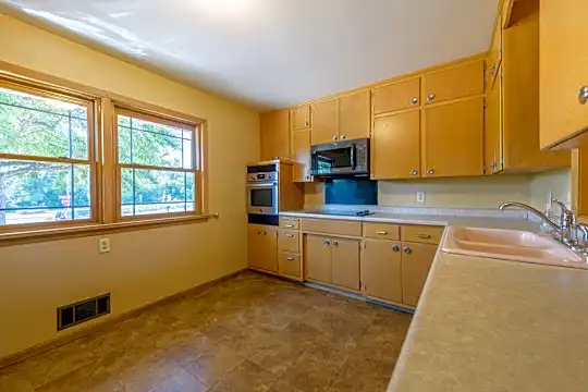 871 Carmen Ln Photo 2