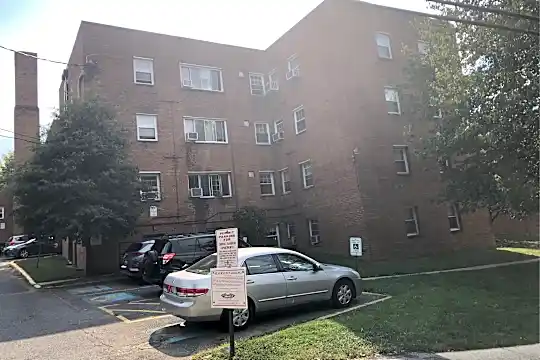 Carroll Gardens Apartments Photo 1