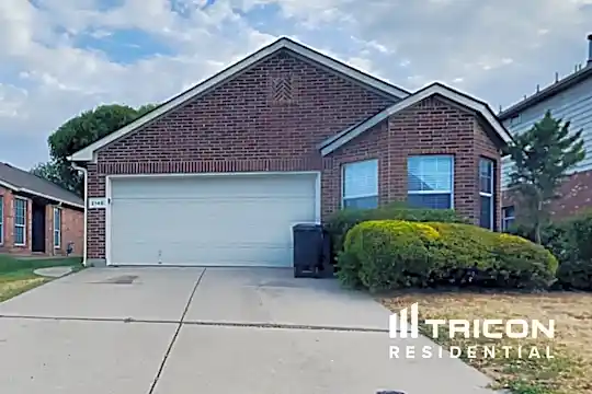 2145 Ingrid Lane Photo 2