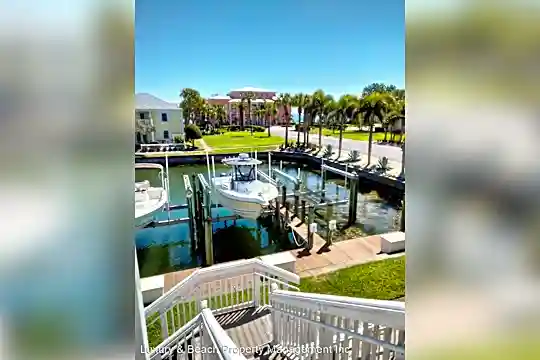 4984 Beach Dr SE Photo 2