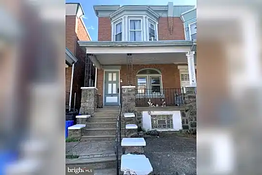 5036 Locust St #1 Photo 1