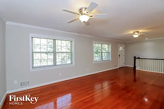 2000 Starlight Drive Photo 2