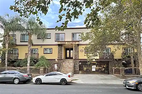 14531 Vose St Photo 1