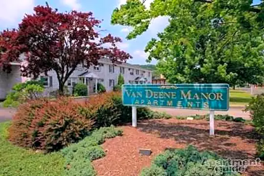 Van Deene Manor Apartments Photo 1