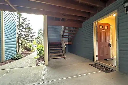 277 Cozzens Ct Photo 2