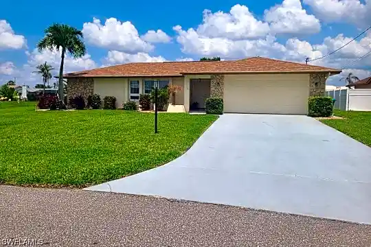 3335 SE 19th Ave Photo 1