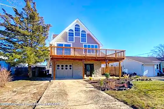 63 Longman St Photo 1