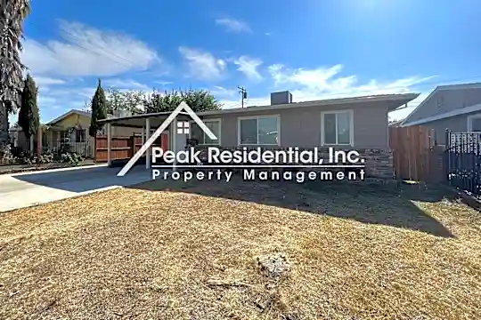 320 Las Palmas Ave Photo 2