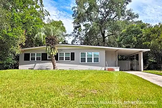 7447 Skye Dr N Photo 1