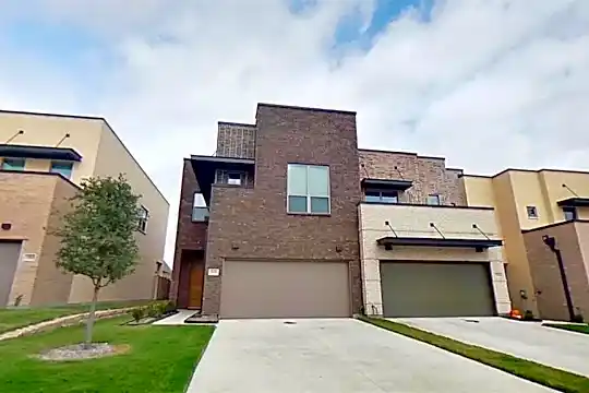 1056 Maverick Dr Photo 1