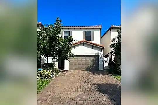 3016 King Palm Way Photo 1