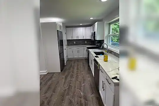 28 Royce Pl Photo 1