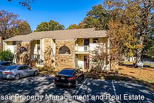101 Pine Forest Dr Photo 2