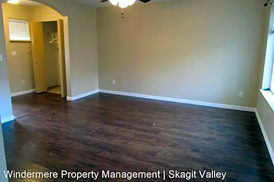 542 Ruby Peak Ave Photo 2