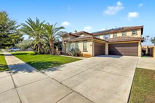 5702 Segovia Way Photo 1