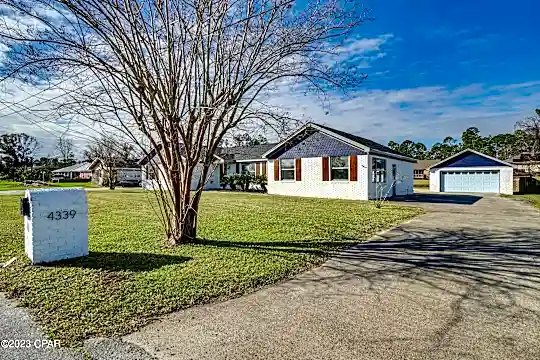 4339 Pine Tree Ln Photo 2