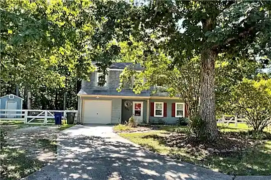 101 Lambert Dr Photo 1