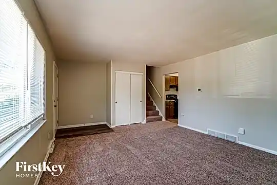 1225 Oakfield Drive North Photo 2
