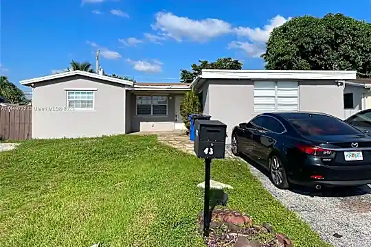 433 SW 28th Ave #1 Photo 1