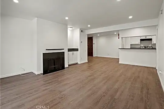 5334 Lindley Ave #125 Photo 1