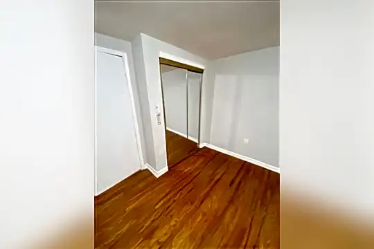 17 Franklin St Photo 2
