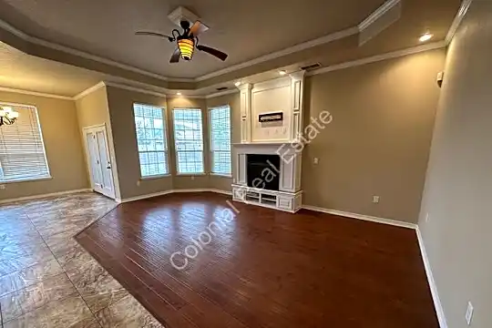 612 Almond Tree Ln Photo 2
