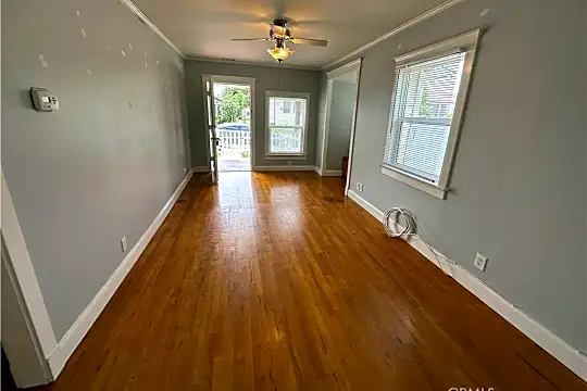 535 N Olive St Photo 2