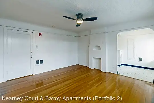 Savoy Apartments Photo 2