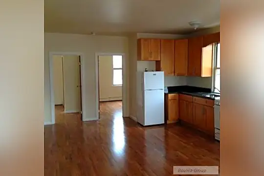 37-9 Crescent St Photo 1