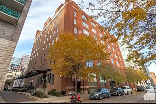14 N Peoria Street Chicago, IL 60607 5E Photo 1