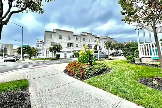 241 Beach Breeze Ln Photo 1