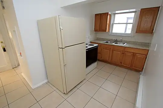 38 Irving Pl Photo 1